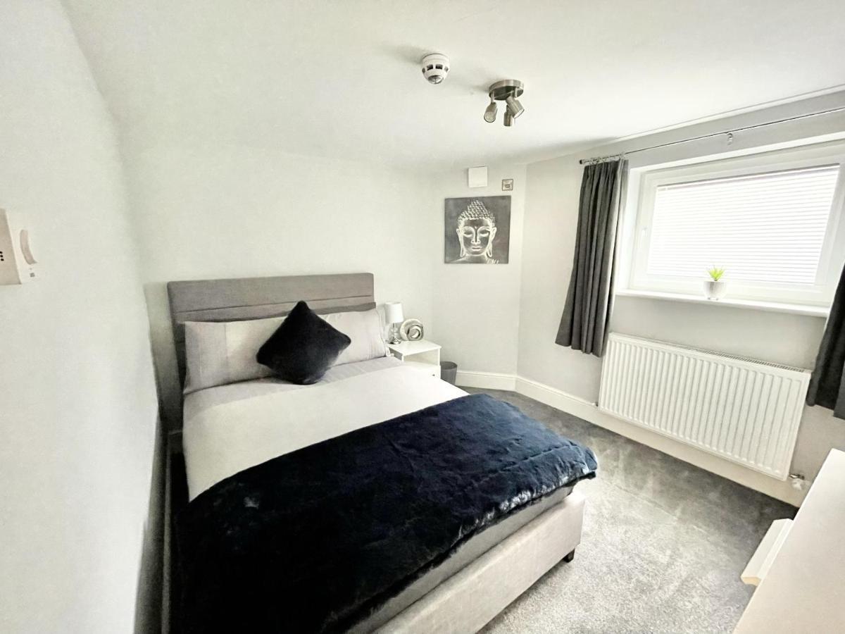 Lymm Living Hotel Warrington  Bagian luar foto