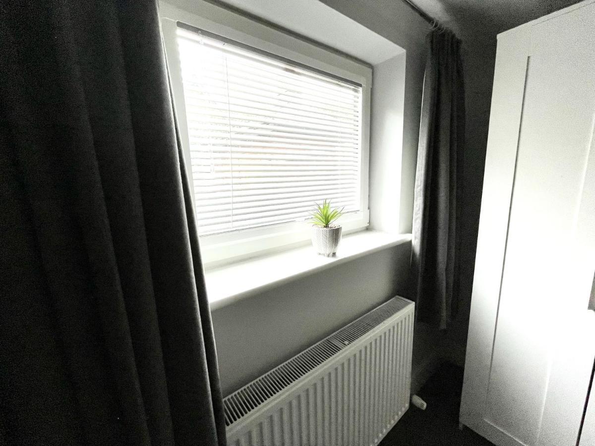 Lymm Living Hotel Warrington  Bagian luar foto