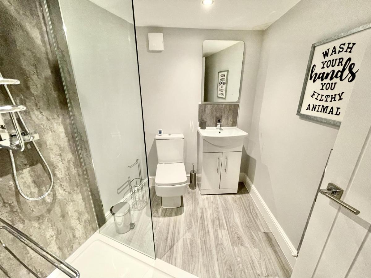 Lymm Living Hotel Warrington  Bagian luar foto