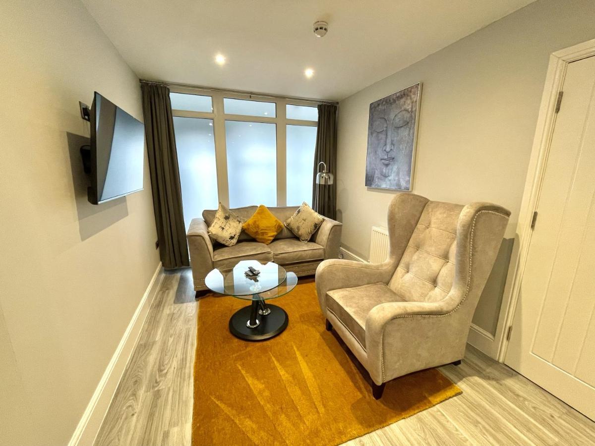 Lymm Living Hotel Warrington  Bagian luar foto