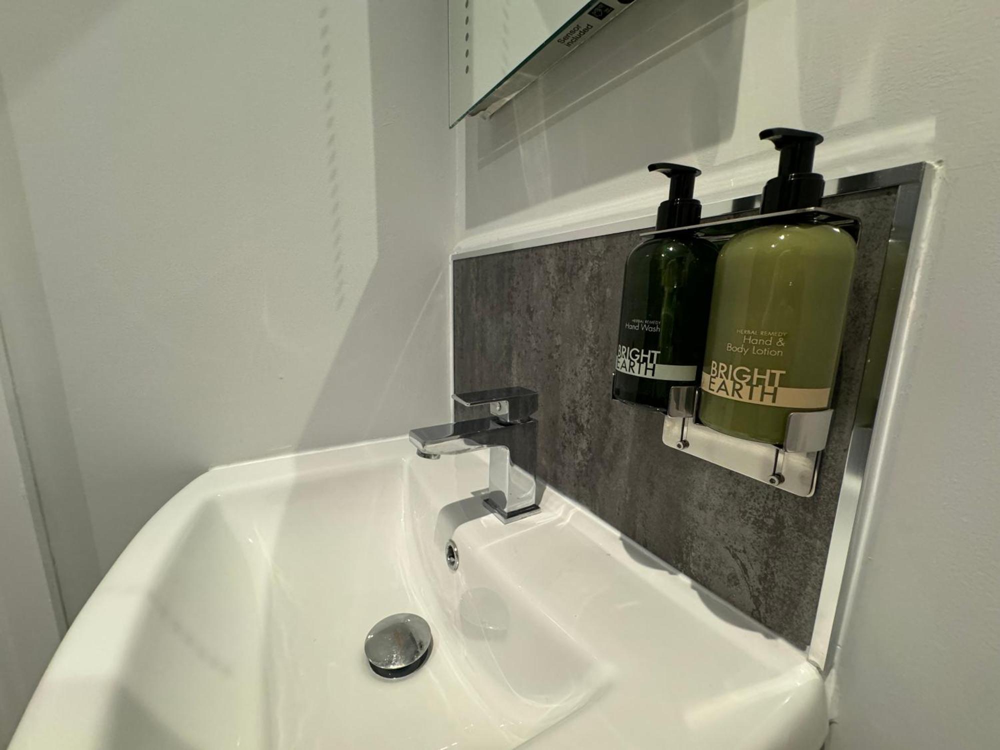 Lymm Living Hotel Warrington  Bagian luar foto