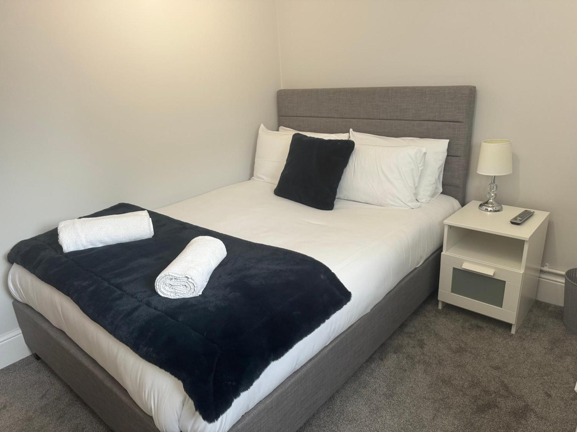 Lymm Living Hotel Warrington  Bagian luar foto