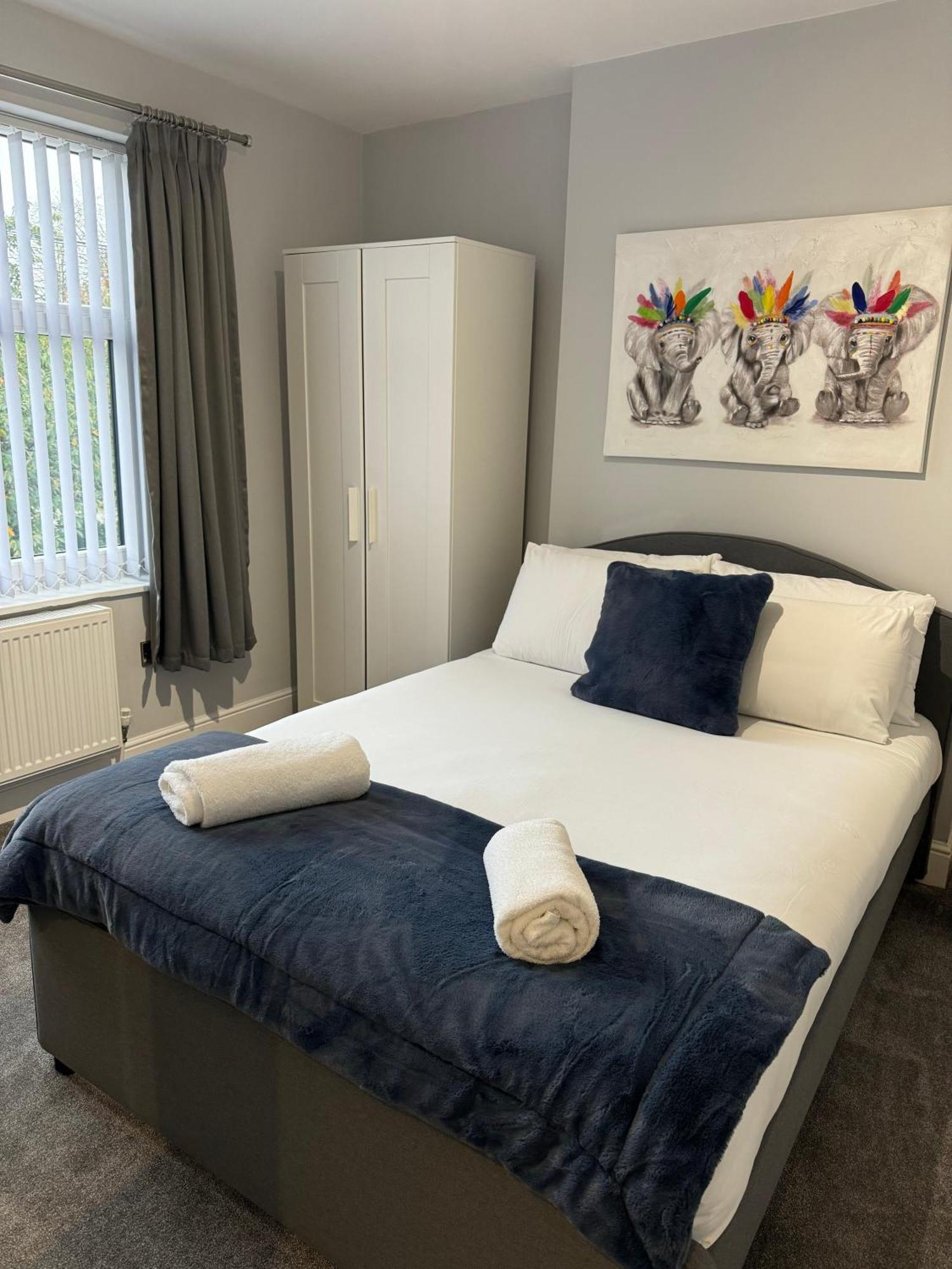 Lymm Living Hotel Warrington  Bagian luar foto