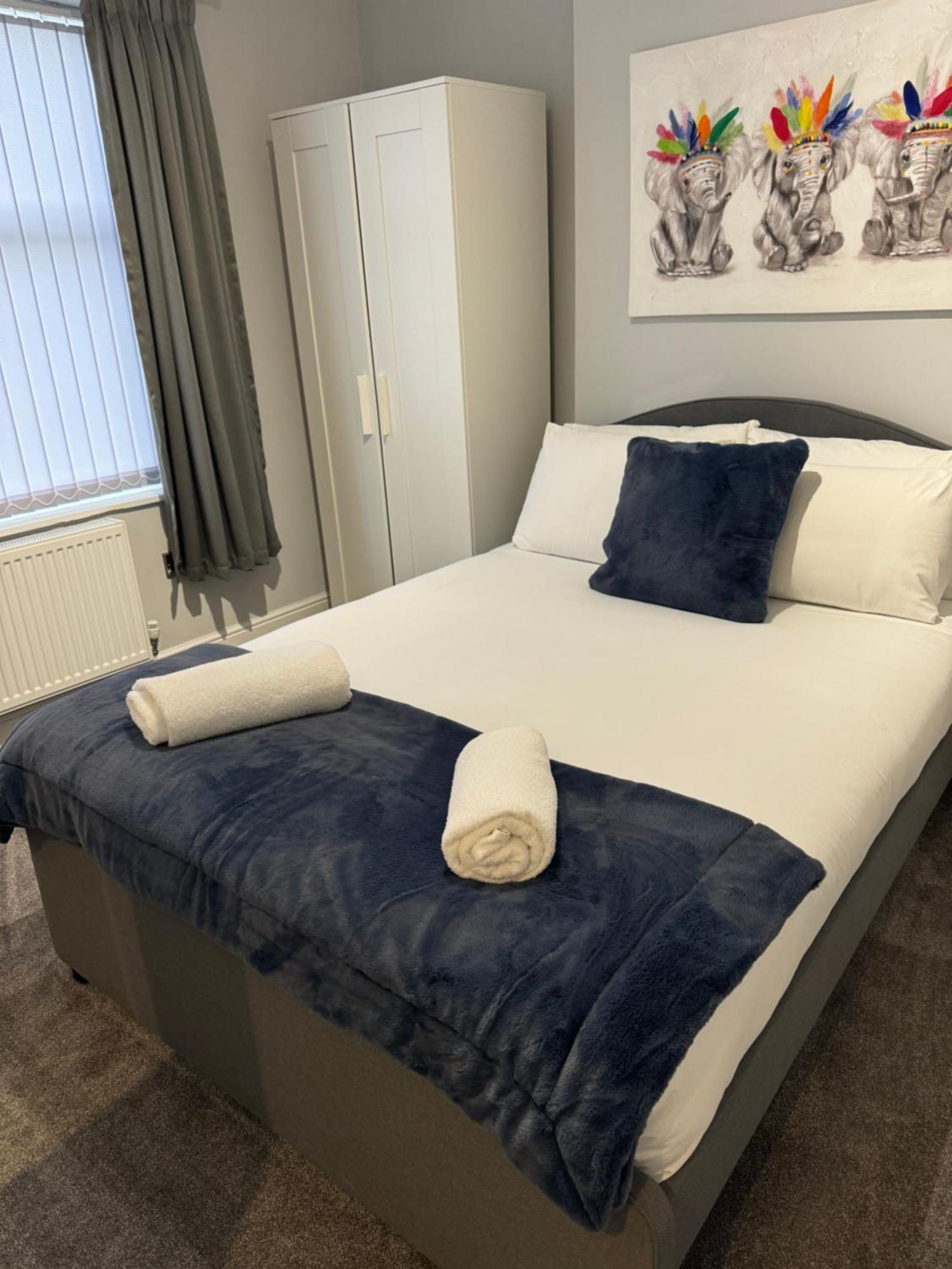 Lymm Living Hotel Warrington  Bagian luar foto