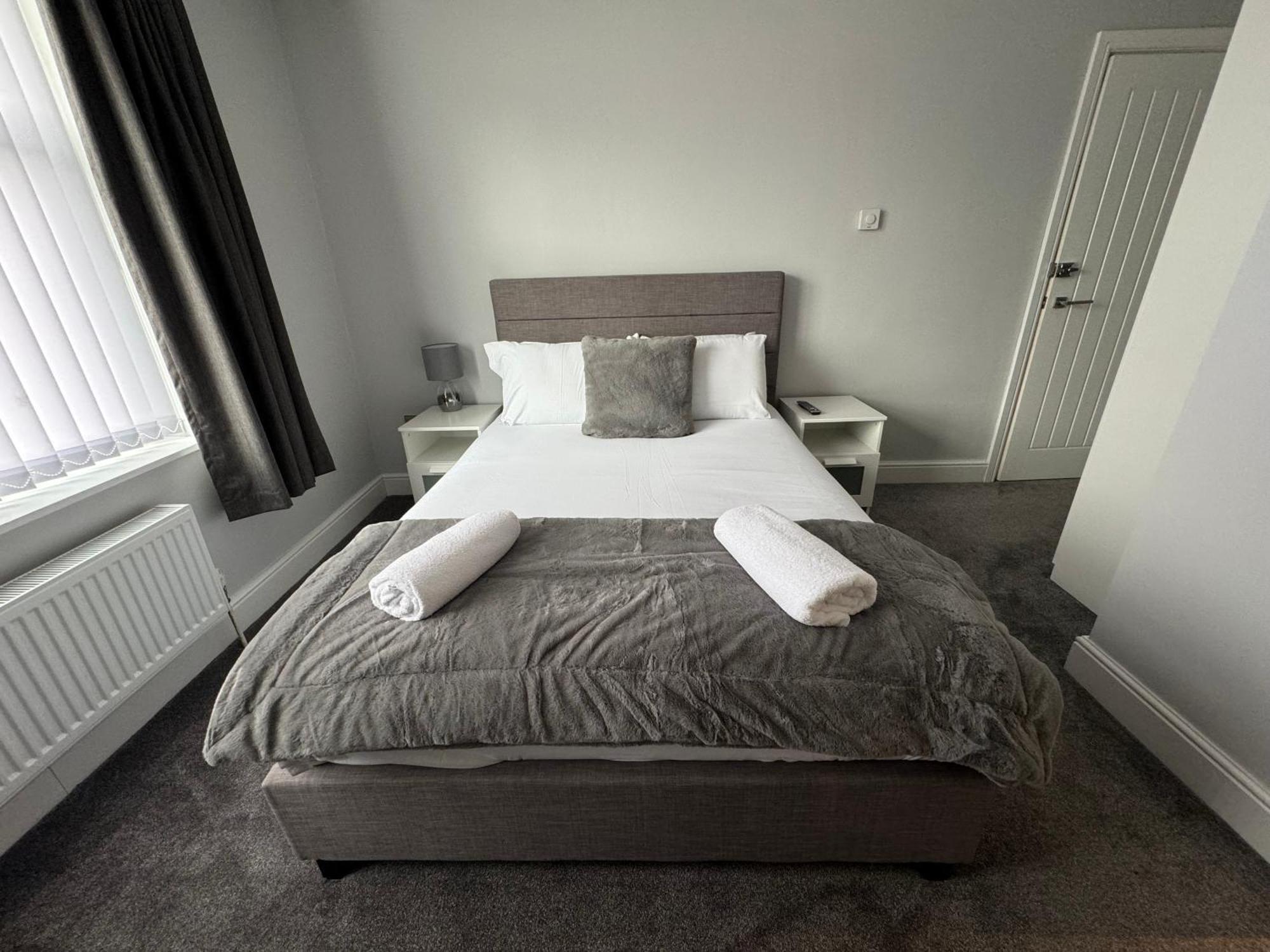 Lymm Living Hotel Warrington  Bagian luar foto