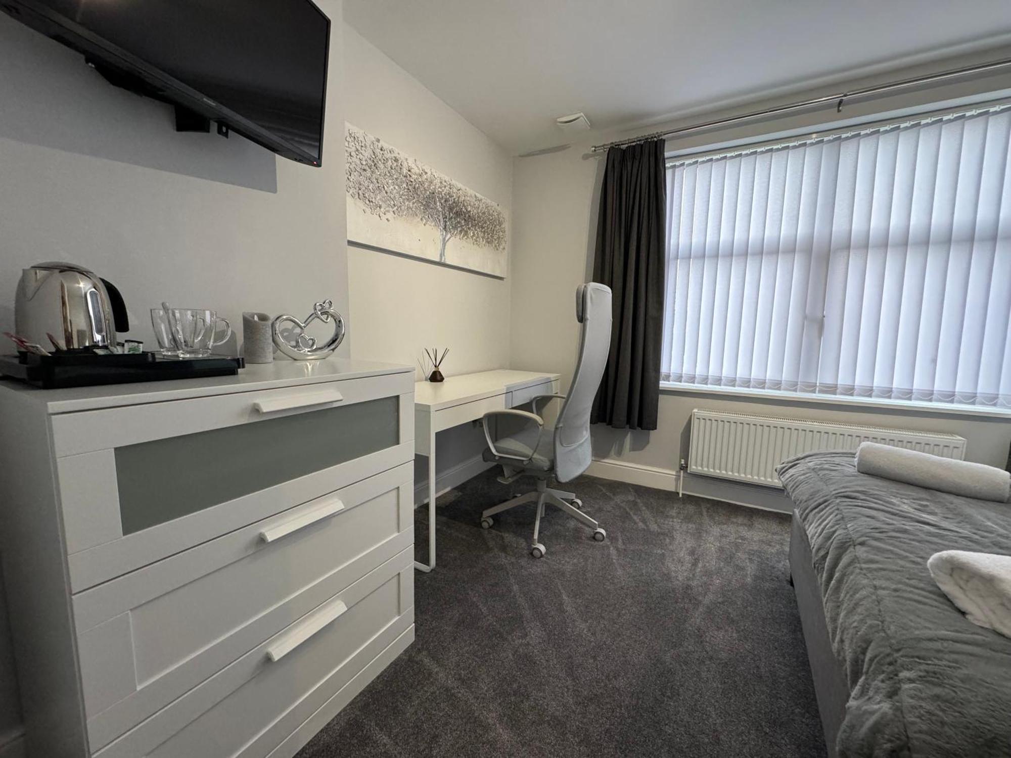 Lymm Living Hotel Warrington  Bagian luar foto