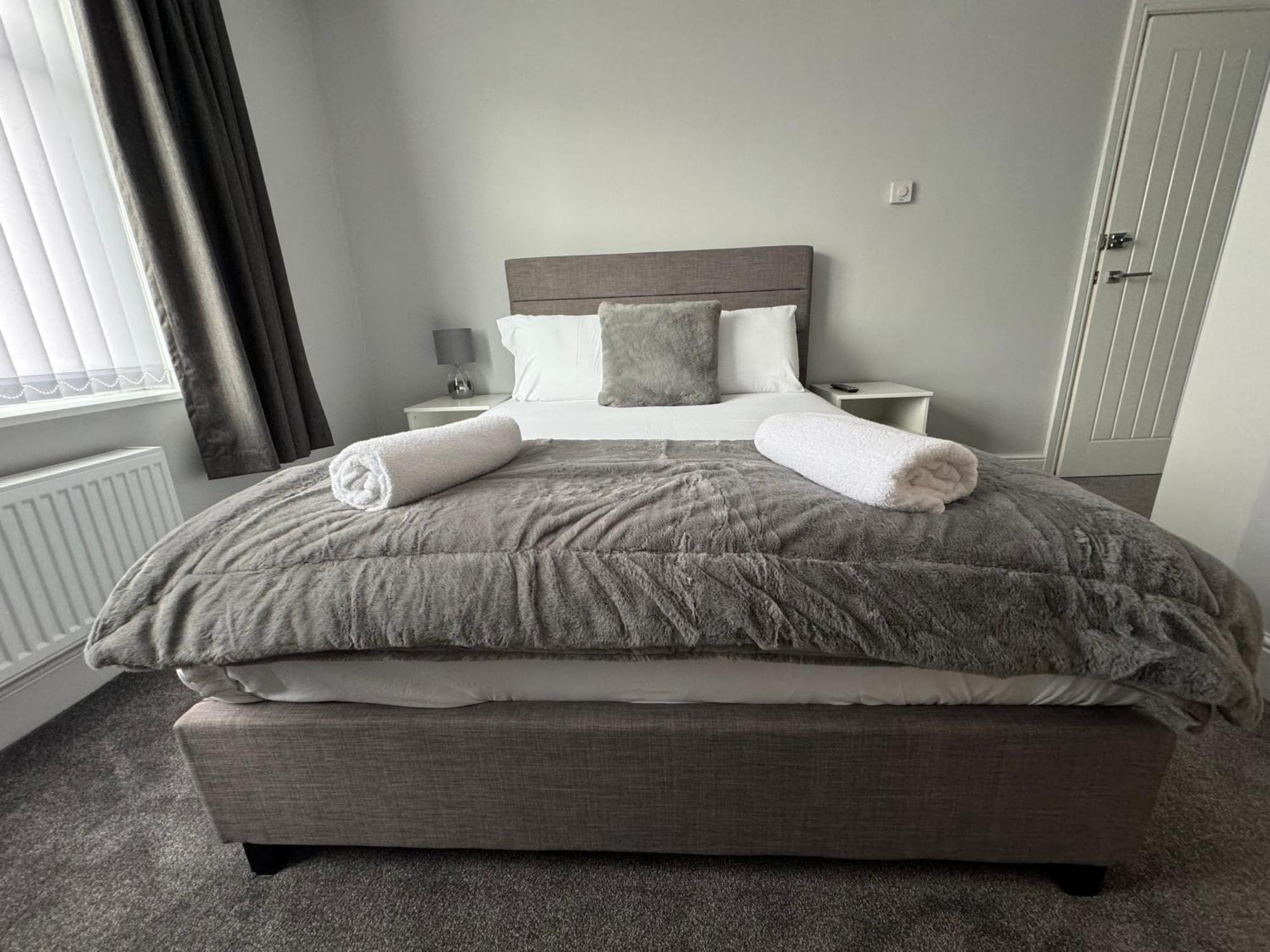 Lymm Living Hotel Warrington  Bagian luar foto